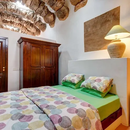 El Cactus La Cueva 特吉塞